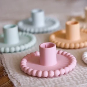 Lysestaker i flere farger med boblekant